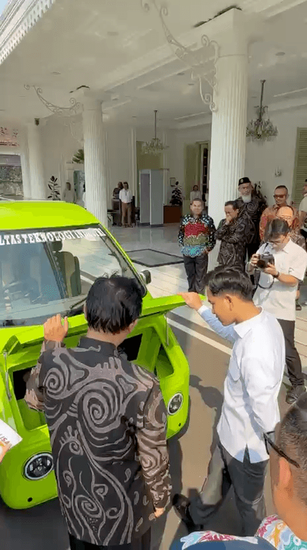 Thumbnail Pengalaman Mengemudikan Prototipe